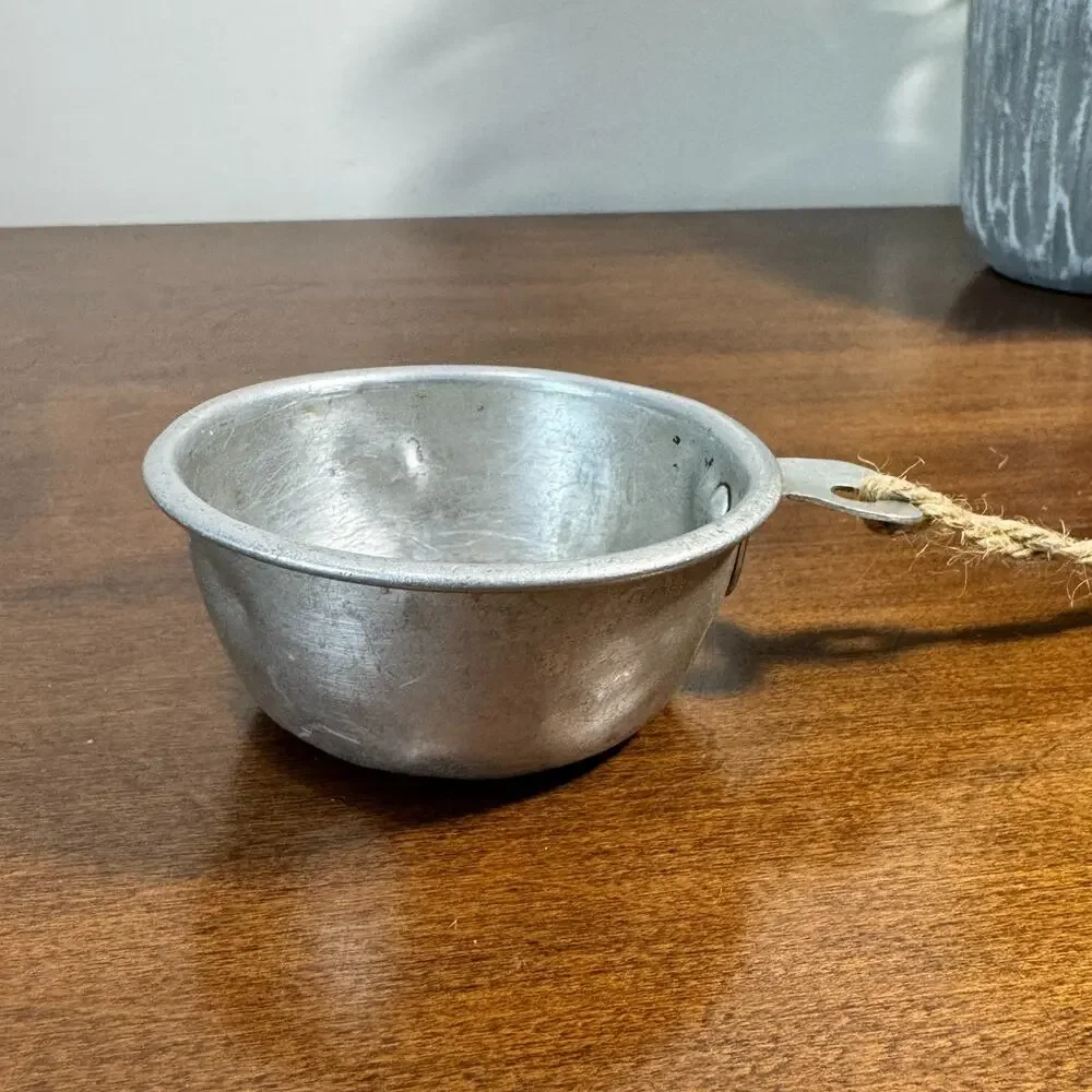 Unbranded vintage aluminum